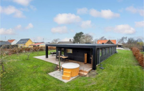 Nice Home In Karrebæksminde With Kitchen, Karrebæksminde